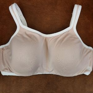 Natori underwire sport bra